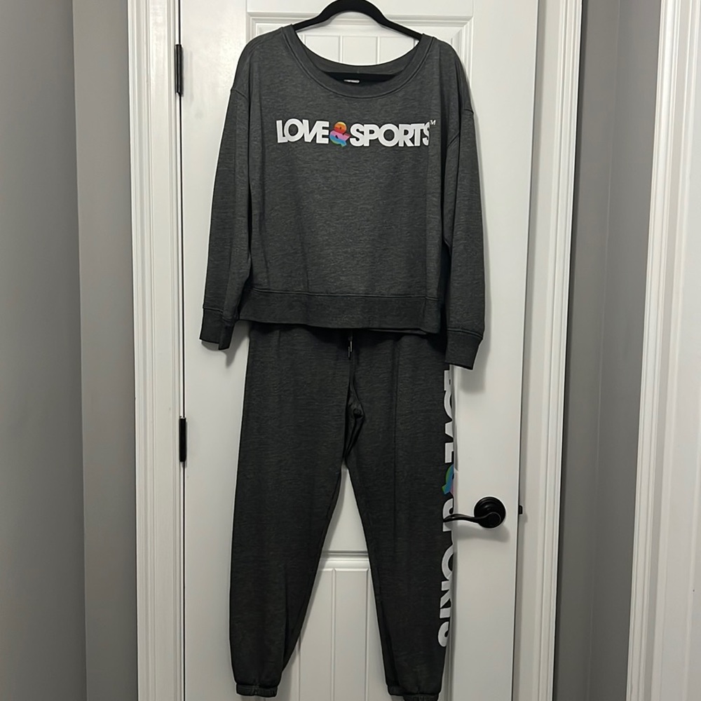 LOVE & SPORTS 2-Piece Jogger Set